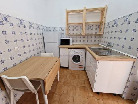 Penha de França (Praça Paiva Couceiro), T2 mobilado e equipado