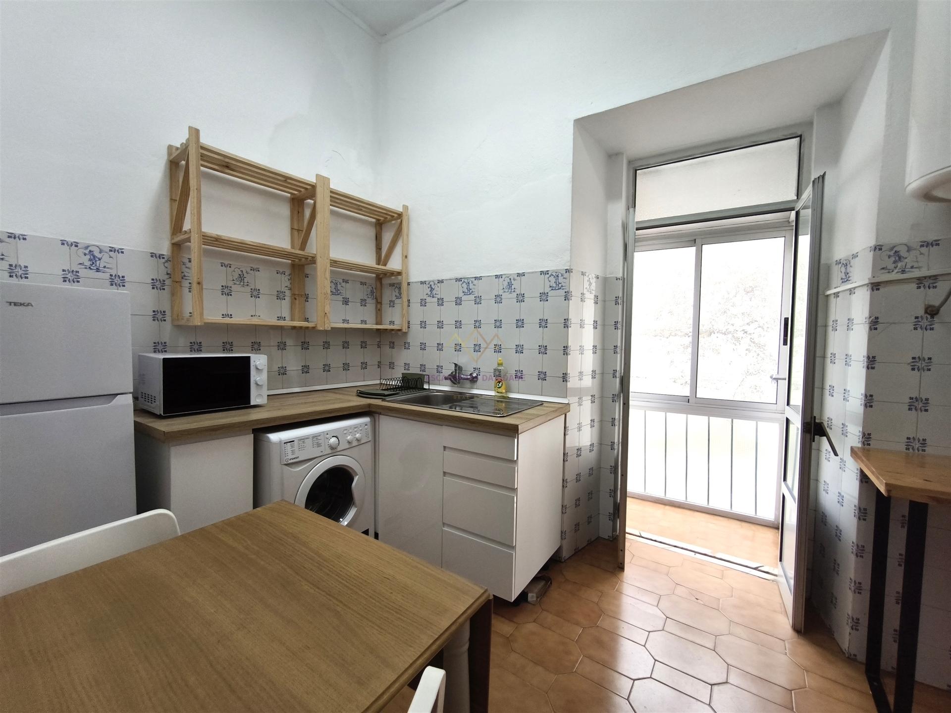 Penha de França (Praça Paiva Couceiro), T2 mobilado e equipado