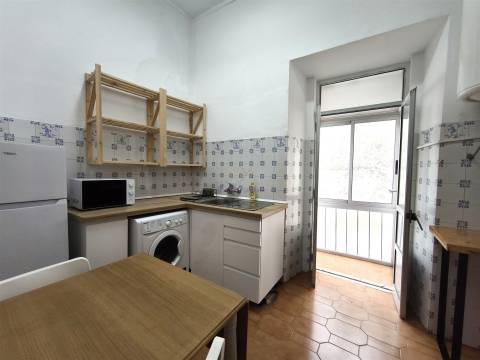 Penha de França (Praça Paiva Couceiro), T2 mobilado e equipado