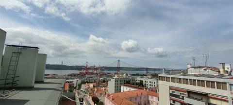 T2+1 em Empreendimento de luxo com rooftop e piscina na Infante Santo