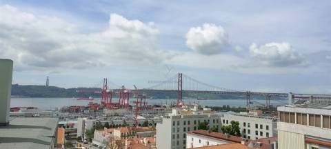 T2+1 em Empreendimento de luxo com rooftop e piscina na Infante Santo