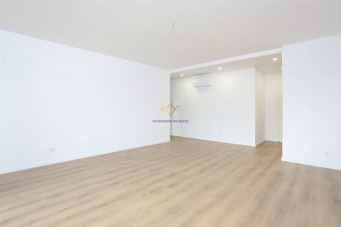 Colinas Do Cruzeiro, T3 Novo a Estrear com Garagem Box