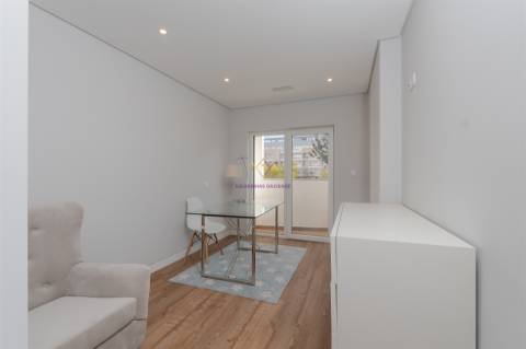 T3 Novo a estrear com varanda e Garagem Box, em empreendimento de charme