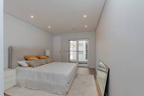 T3 Novo a estrear com varanda e Garagem Box, em empreendimento de charme