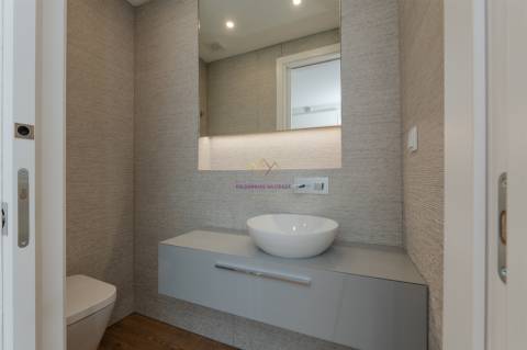 T3 Novo a estrear com varanda e Garagem Box, em empreendimento de charme