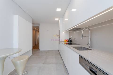 T3 Novo a estrear com varanda e Garagem Box, em empreendimento de charme