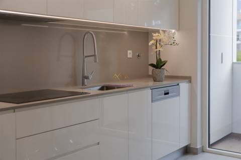 T3 Novo a estrear com varanda e Garagem Box, em empreendimento de charme