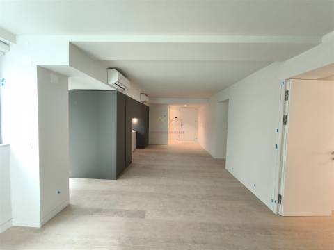 T2+1 em Empreendimento de luxo com piscina