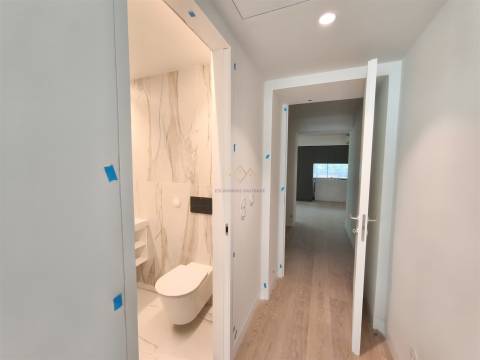 T2+1 com acabamentos nobres, em Condomínio com piscina na Estrela