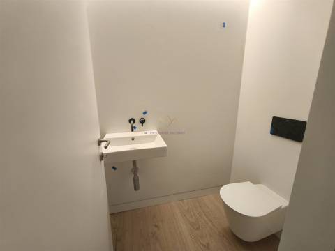 T2+1 com acabamentos nobres, em Condomínio com piscina na Estrela