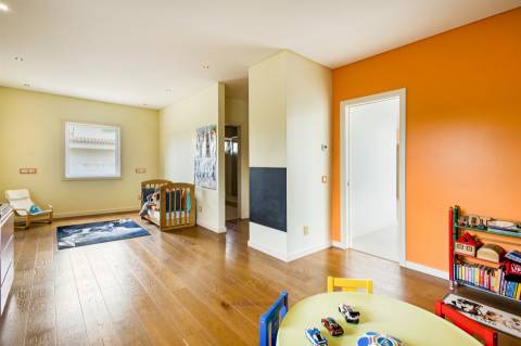 Espectacular Moradia com Piscina em Quelfes, Olhão