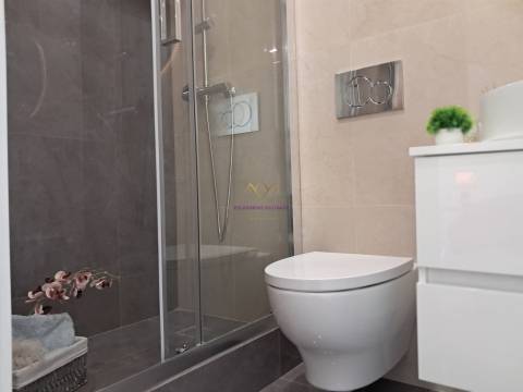 Conforto e Estilo em Benfica – T3 Remodelado com Cozinha Equipada!