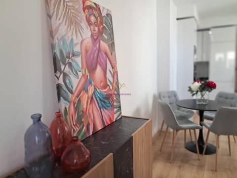 Conforto e Estilo em Benfica – T3 Remodelado com Cozinha Equipada!