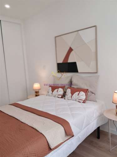 Conforto e Estilo em Benfica – T3 Remodelado com Cozinha Equipada!