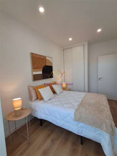 Conforto e Estilo em Benfica – T3 Remodelado com Cozinha Equipada!