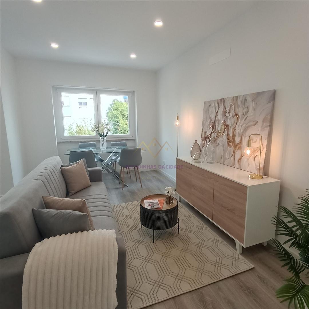 Charmoso T3 Remodelado no Coração de Lisboa – Viva com Estilo!