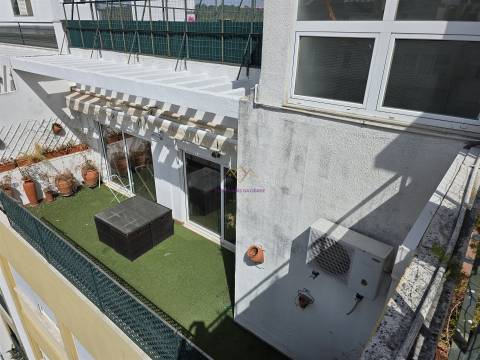 Penthouse T6 com Terraços e vistas panorâmicas em Campolide