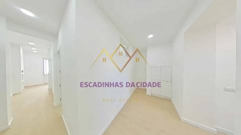 T2 Remodelado na Graça, a 10 Minutos do Metro de Santa Apolónia