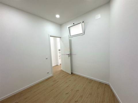 T2 Remodelado na Graça, a 10 Minutos do Metro de Santa Apolónia