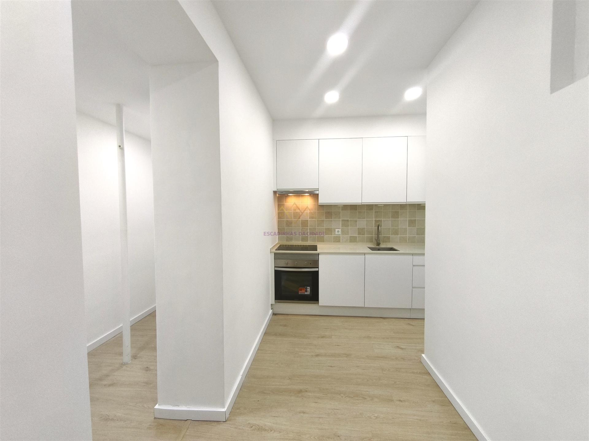 T2 Remodelado na Graça, a 10 Minutos do Metro de Santa Apolónia