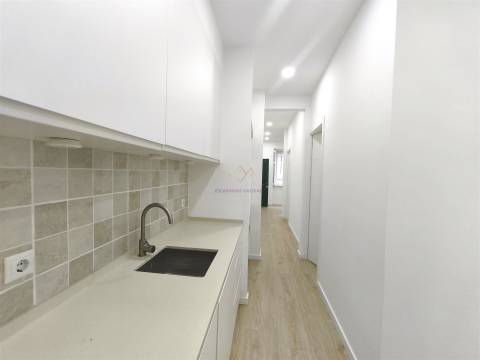 T2 Remodelado na Graça, a 10 Minutos do Metro de Santa Apolónia