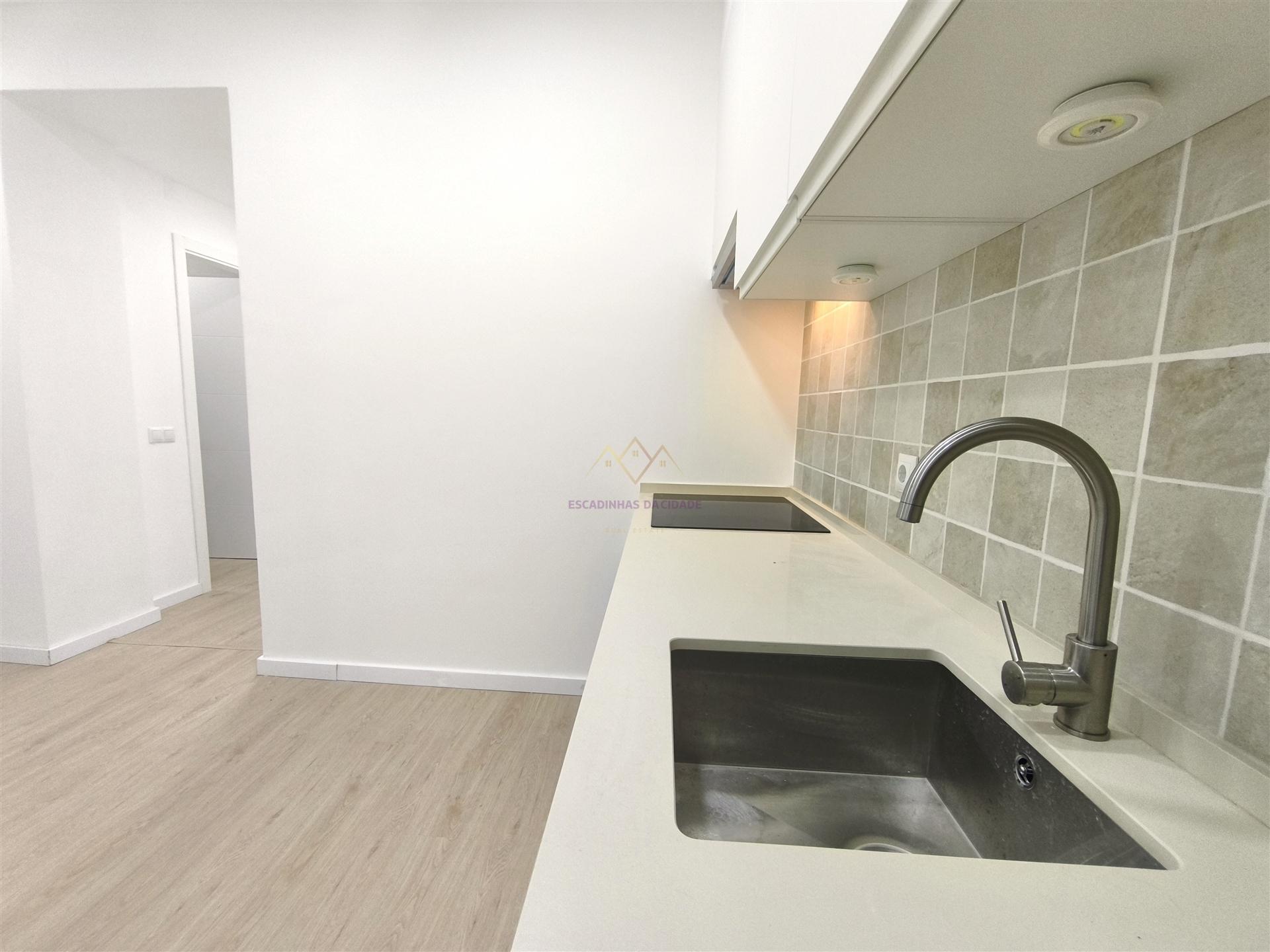 T2 Remodelado na Graça, a 10 Minutos do Metro de Santa Apolónia