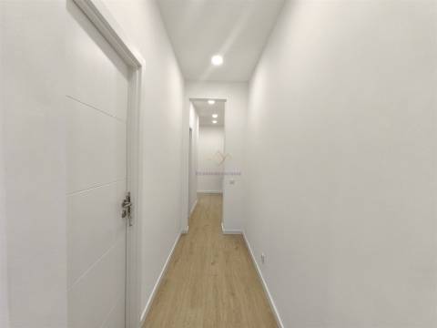 T2 Remodelado na Graça, a 10 Minutos do Metro de Santa Apolónia