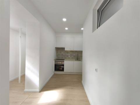 T2 Remodelado na Graça, a 10 Minutos do Metro de Santa Apolónia