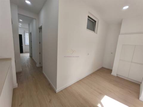 T2 Remodelado na Graça, a 10 Minutos do Metro de Santa Apolónia