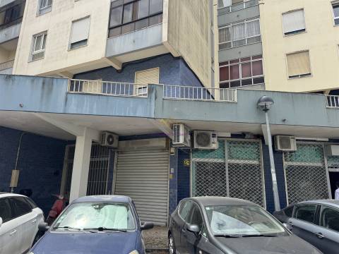 Oportunidade de investimento! Loja B para venda