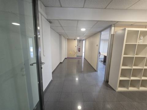 Loja para arrendamento em São Domingos Benfica