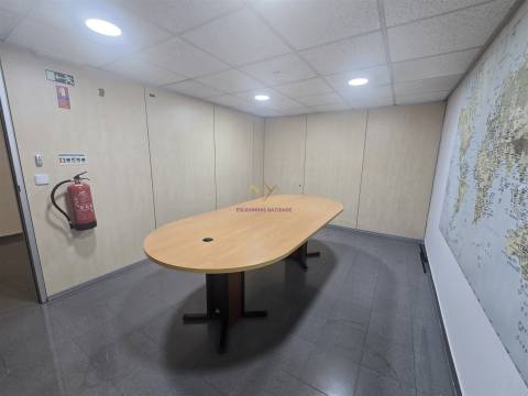 Loja para arrendamento em São Domingos Benfica