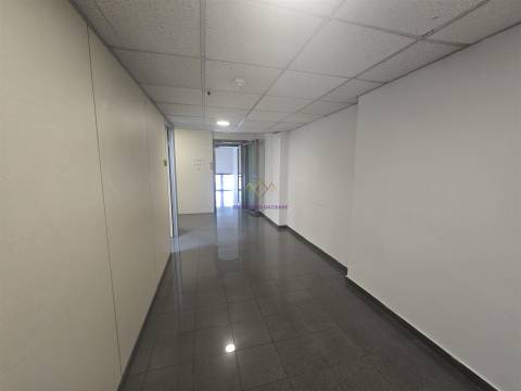 Loja para arrendamento em São Domingos Benfica