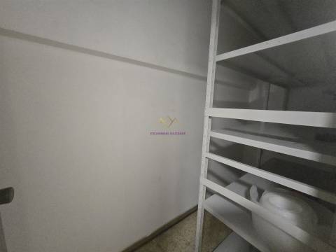 Loja para arrendamento em São Domingos Benfica