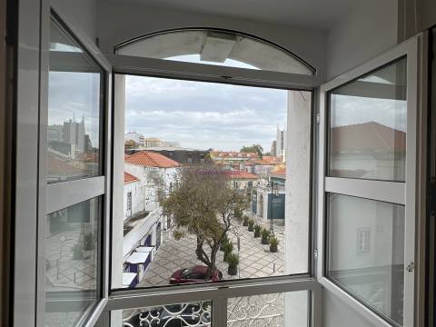 Escitórios para arrendamento na Praça do Bocage, em Setúbal