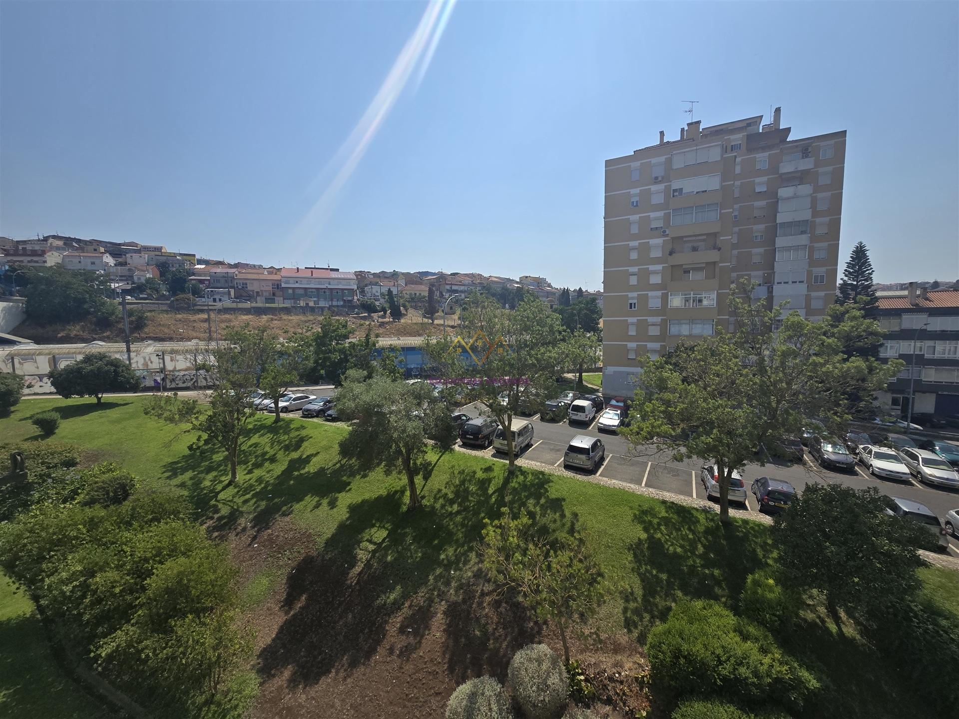T3 remodelado junto à Estação da Damaia