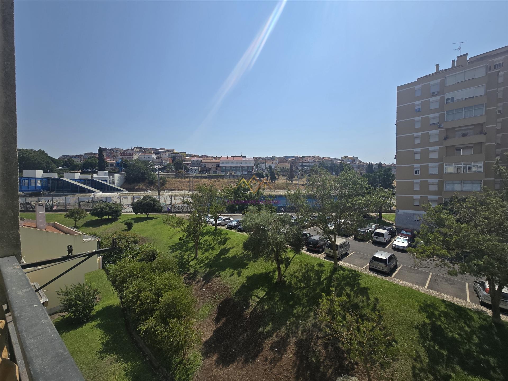 T3 remodelado junto à Estação da Damaia