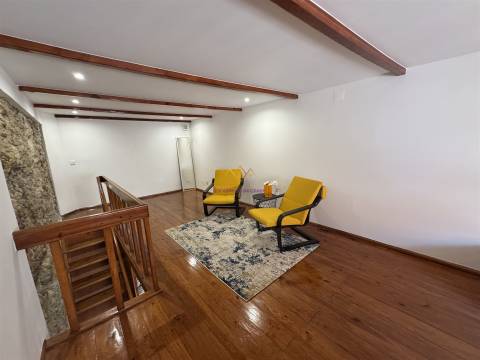 Charme Histórico com Toque Moderno – T1 Mezzanine junto ao Castelo de São Jorge