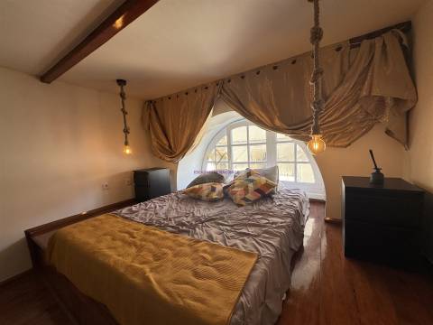 Charme Histórico com Toque Moderno – T1 Mezzanine junto ao Castelo de São Jorge