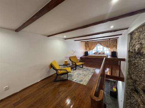 Charme Histórico com Toque Moderno – T1 Mezzanine junto ao Castelo de São Jorge