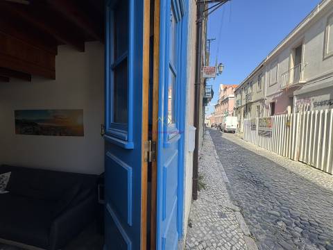 Charme Histórico com Toque Moderno – T1 Mezzanine junto ao Castelo de São Jorge