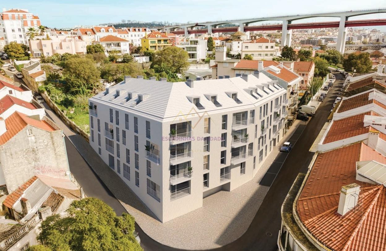 Conforto e Estilo no Coração de Alcântara, T2 Novo a estrear em condomínio com ginásio