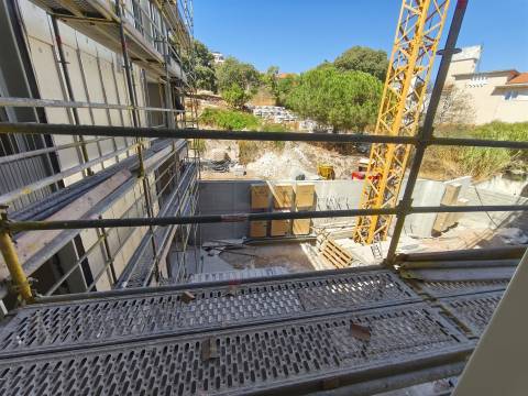 Alcântara, T3 Novo a estrear em condomínio com Jardim e  ginásio