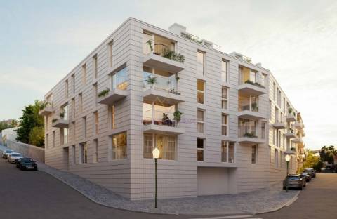 T4 Duplex com vista Rio,  2 lugares de estacionamento e Arrecadação