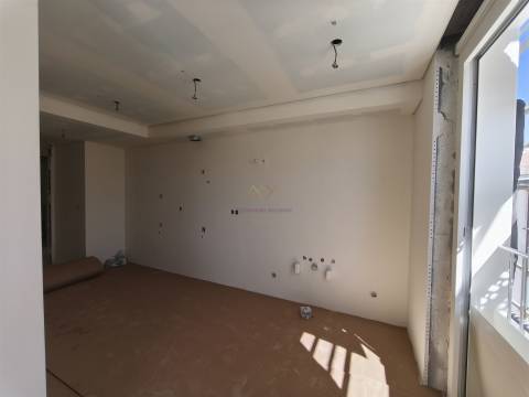 T4 Duplex com vista Rio,  2 lugares de estacionamento e Arrecadação