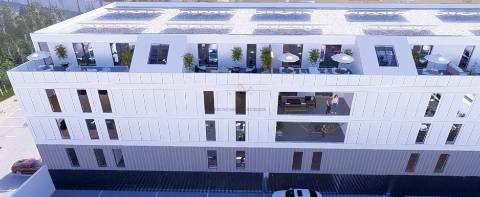 Elegância e Conforto: T2 com Varanda 21 m² em Empreendimento em Portimão