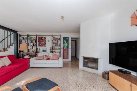 Moradia única à venda numa das melhores ruas de Oeiras