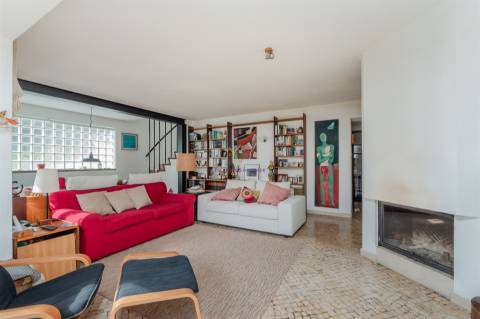 Moradia única à venda numa das melhores ruas de Oeiras