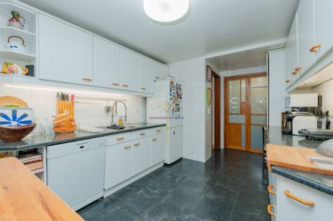 Moradia única à venda numa das melhores ruas de Oeiras