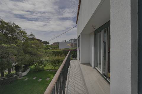 Moradia única à venda numa das melhores ruas de Oeiras